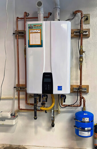 https://koondoolahotwater.com.au/uploads/2025/06/instant-hot-water-systems-42978.jpg